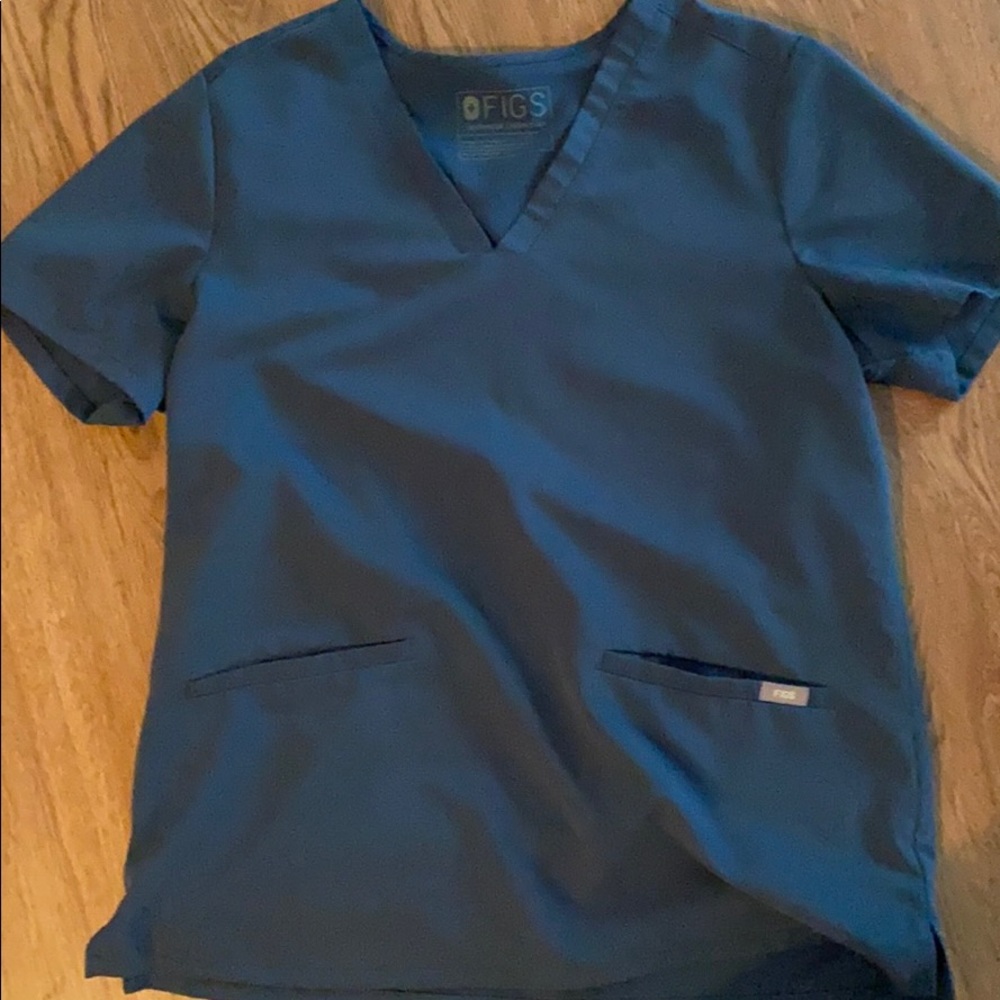 Green/teal Fig scrub top